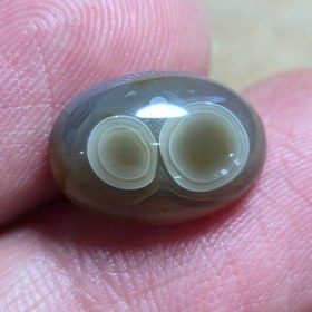 تصویر عقیق باباقوری دوچشم طبیعی. 