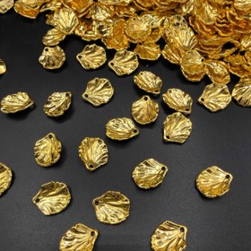 تصویر آویز برگ طلایی 