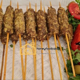 تصویر لقمه کباب تهیه شده از 35 گرم گوشت خالص (دونه ای). هزینه ارسال پس کرایه فقط با پیک 