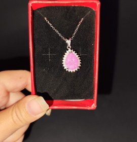 تصویر گردنبند صورتی 