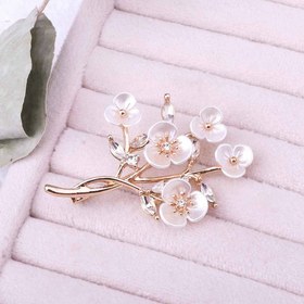 تصویر سنجاق سینه شکوفه 