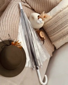 تصویر چتر شیشه ای رنگی 