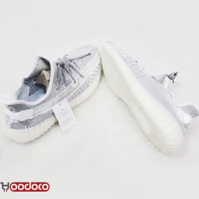 تصویر آدیداس یزی بوست ۳۵۰ سفید بند شب نما Adidas yeezy boost 350 white black light 