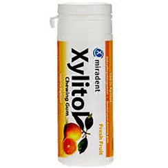 تصویر آدامس بدون شکر زایلیتول میوه های تازه 