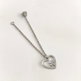 تصویر آویز ساعت استیل مدل قلب و شبدر 