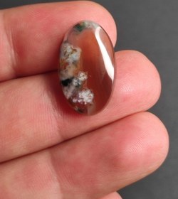 تصویر نگین عقیق خرمایی شجردار بهاری 