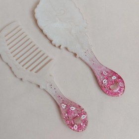 تصویر ست آینه و شانه رزینی صدفی 