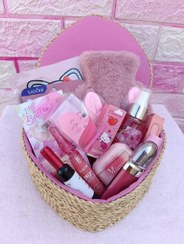 تصویر پک هدیه یلدا مدل «لاکچری صورتی» – پک پلاتینیوم دخترونه و فانتزی 