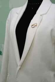 تصویر کد A-137 | گل‌سینه گوشی پزشکی طلایی 