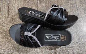 تصویر دمپایی مجلسی زنانه طبی رنگ مشکی نگینی 