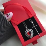 تصویر ست گردنبند قلب و شمشیر استیل 