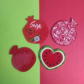 تصویر زیر لیوانی چوبی یلدایی 