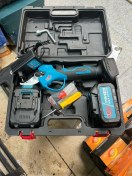 تصویر قیچی شارژی باس مدل BS21 ۱۱۸ ولت 