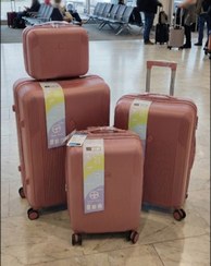 تصویر ست چمدان چهار تکه طراحی مدرن با امکانات کامل برای سفرهای طولانی 