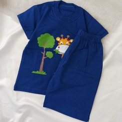 تصویر تیشرت شلوارک زرافه و درخت 