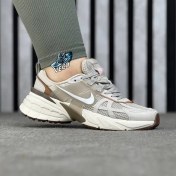 تصویر نایک v2k ویتنامی محبوب در دو رنگ مختلف کد 1011 