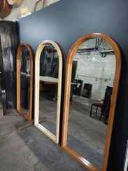 تصویر آینه قدی چوبی 