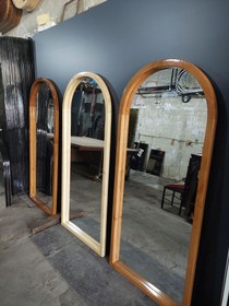 تصویر آینه قدی چوبی 