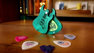 تصویر جای پیک طرح گیتار 