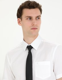 تصویر پیراهن آستین کوتاه مردانه یقه برگردان تک جیب سفید پیرکاردین 