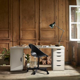 تصویر میز کارشناسی 