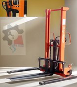 تصویر استاکر دستی ظرفیت ۳ تن پایه باز (دهنه پهن) Hand stacker Capacity of 3 tons, open base (wide leg )