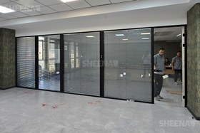 تصویر پارتیشن شیشه ای دوجداره فریملس glass partition