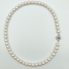 تصویر گردنبند مروارید پرورشی گرد ۸ میلیمتر سفید 8mm cultured pearl necklace