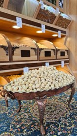 تصویر مغز فندق سفید نمکی 