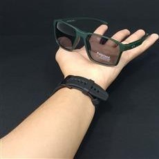 تصویر عینک کوهنوردی اوکلی 