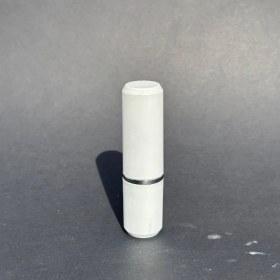 تصویر ظرف رژ سفید 