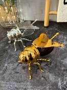 تصویر ظرف عسل زنبوری همراه با قاشق 