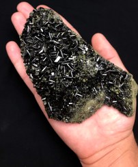 تصویر سنگ اپیدوت کلکسیونی سایز بزرگ و پر بلور Epidote