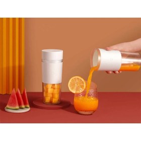 تصویر آبمیوه گیری قابل حمل شیائومی (شیکر) مدل Xiaomi Portable Fruit Juicer MJZZB01PL 300ml 