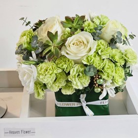 تصویر باکس گل و کیک سفیدسبز 