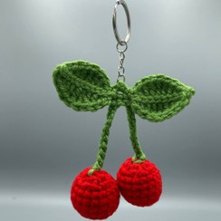 تصویر جاکلیدی و آویز گیلاس و آلبالو بافتنی 