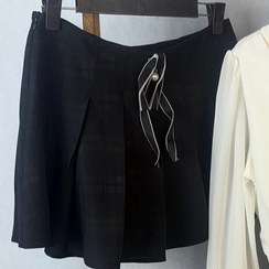 تصویر دامن پلیسه پیچازی کوتاه زنانه برند only کد 0107 