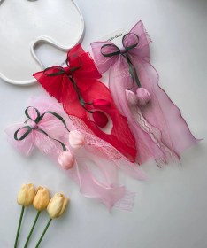 تصویر گلسر قفلی پاپیونی حریرتوری با آویز لاله 