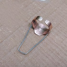 تصویر مضراب سه تار فلزی مسی 