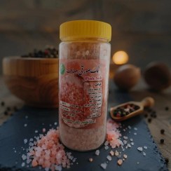 تصویر نمک صورتی درشت هیمالیا سرشار از مواد معدنی |