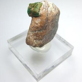 تصویر زمرد روی بستر 