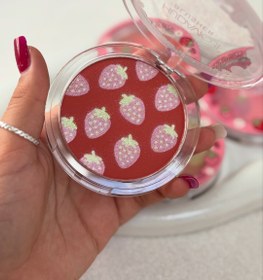 تصویر رژگونه توت فرنگی - 04 