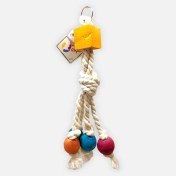 تصویر اسباب بازی آویز کنفی و مهره چوبی طوطی و عروس هلندی 