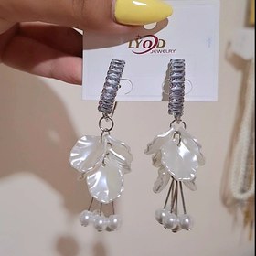 تصویر گوشواره گل صدفی 