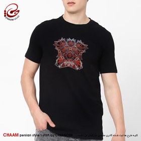 تصویر تیشرت هنری ایرانی با طرح گره های مقرنس از برند چام 11016 - مشکی / M ا CHAAM tshirt design 11016 CHAAM tshirt design 11016