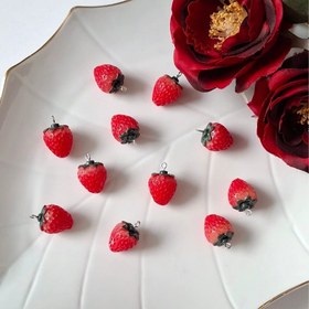 تصویر آویز توت فرنگی سه بعدی(فروش بصورت دونه ای) 