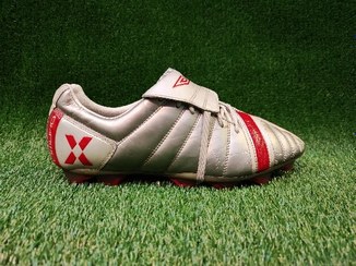 تصویر کفش کتونی فوتبال استوک دار چمنی اورجینال آمبرو سایز 44.5 ا Soccer shoes Soccer shoes