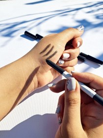 تصویر مداد چشم گیاهی 