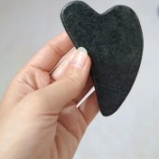 تصویر سنگ ماساژ گواشا طرح قلبی 