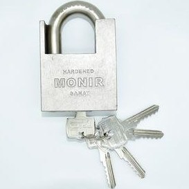 تصویر قفل آویز گارددار منیر صنعت Monir-Sanat Protected Shackle Steel Padlock